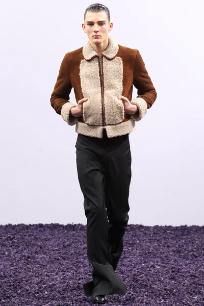 Look 9
